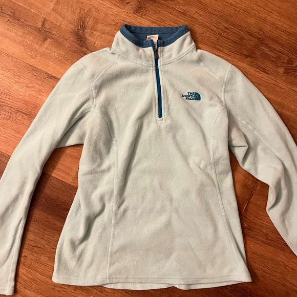 The North Face Women’s 1/4 zip fleece pull over - Picture 2 of 5
